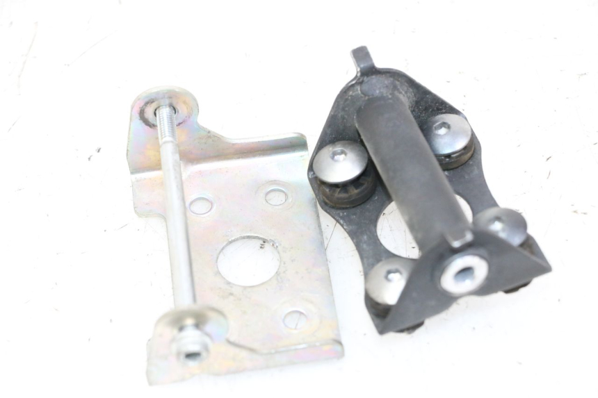 photo de HALTER KRAFTSTOFFTANK SUZUKI GSR 750 (2011 - 2017) - Zoom auf Gebrauchszustand