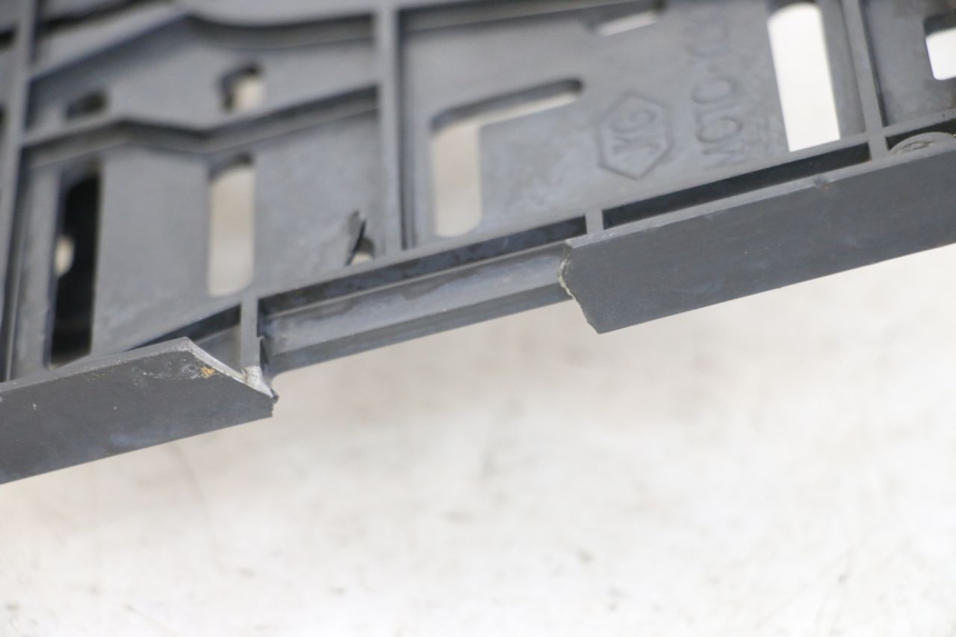 photo de KENNZEICHENHALTER YAMAHA BW'S BWS 125 (2010 - 2013) - Technische Nahaufnahme