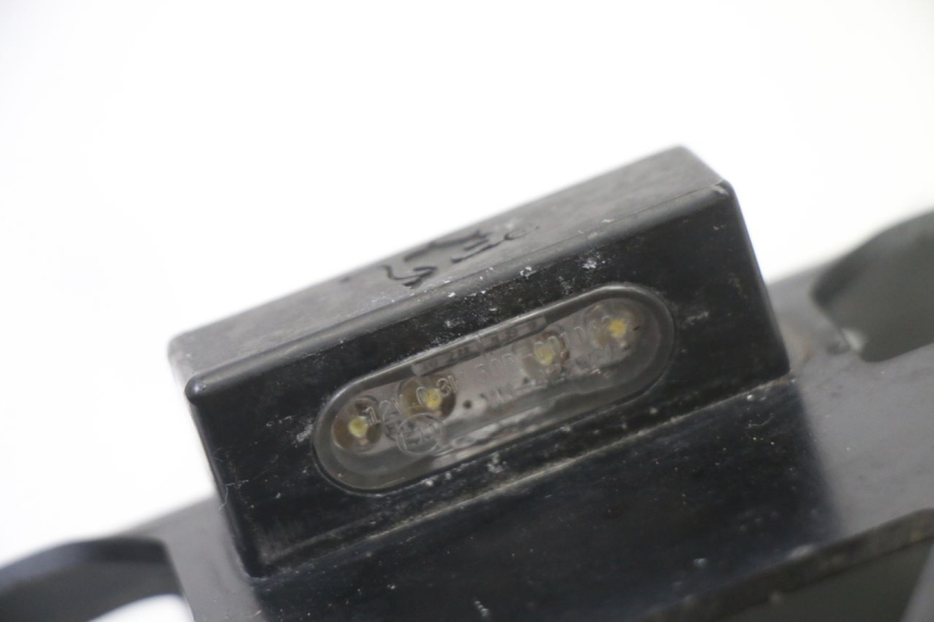 photo de KENNZEICHENHALTER SUZUKI GSR 750 (2011 - 2017) - Details der Befestigungspunkte