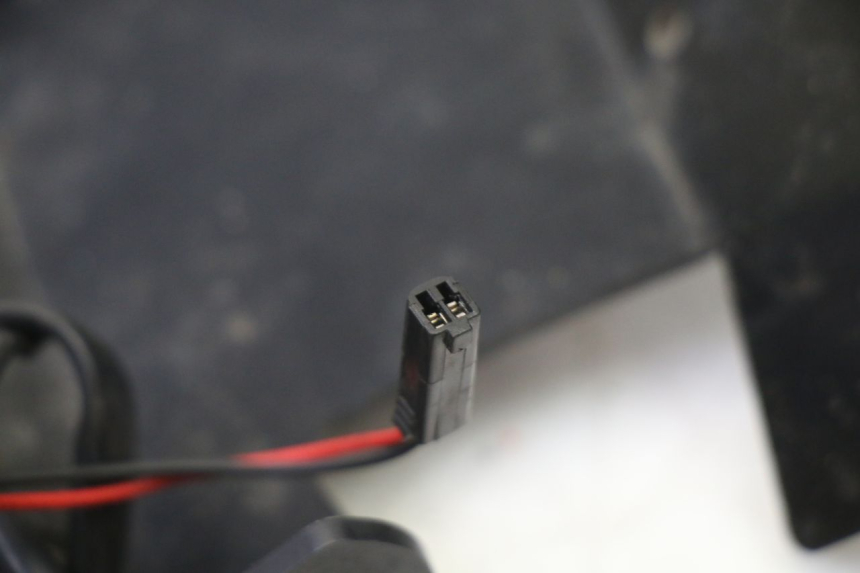 photo de KENNZEICHENHALTER SUZUKI GSR 750 (2011 - 2017) - Oberflächenzustand und Material