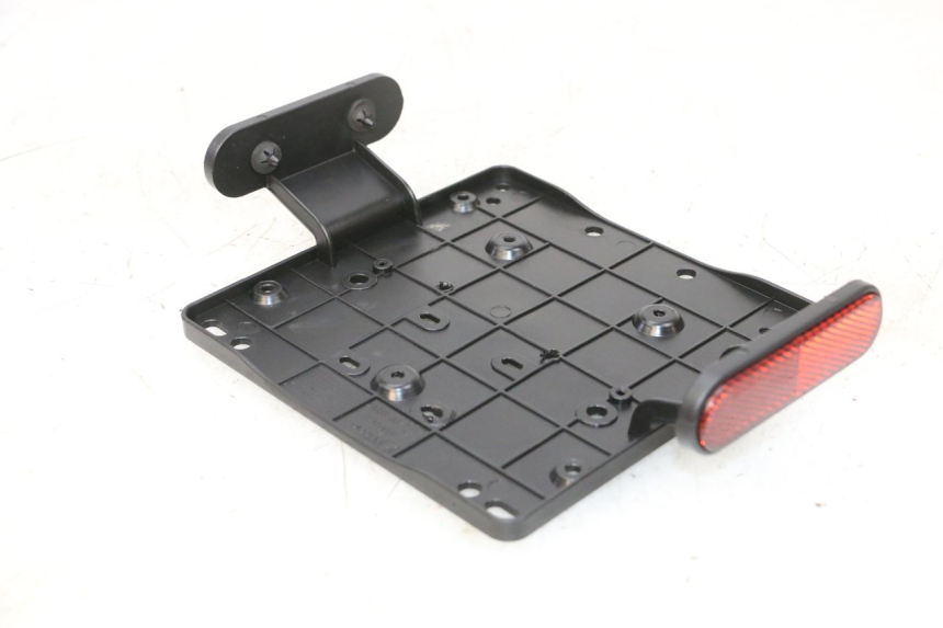 photo de KENNZEICHENHALTER PIAGGIO MP3 HPE 300 (2019 - 2026) - Zoom auf Gebrauchszustand