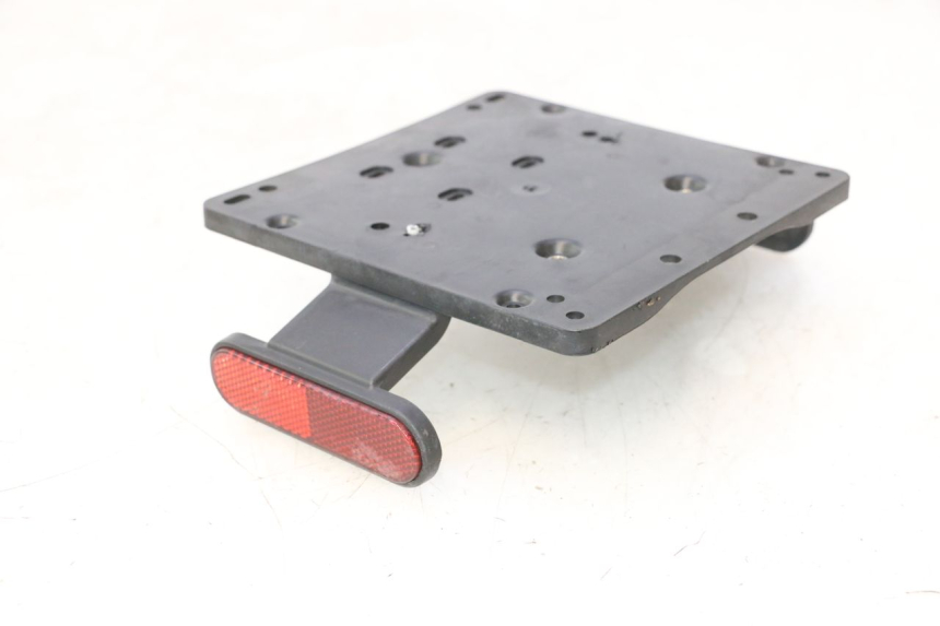 photo de KENNZEICHENHALTER PIAGGIO MP3 500 (2016 - 2018) - Technische Nahaufnahme