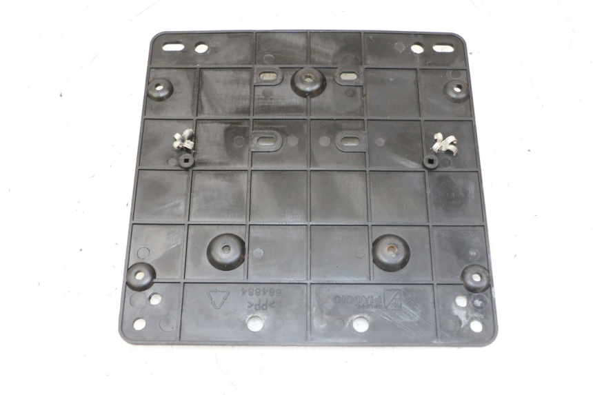 photo de KENNZEICHENHALTER PIAGGIO MP3 LT 400 (2007 - 2012) - Detailansicht des Bauteils