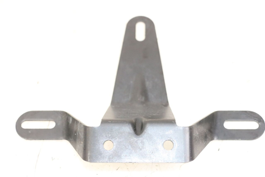 photo de KENNZEICHENHALTER ROYAL ENFIELD CONTINENTAL GT 650 (2019 - 2024) - Zoom auf Gebrauchszustand