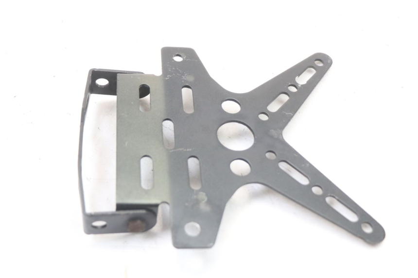 photo de KENNZEICHENHALTER SUZUKI SV S 650 (1999 - 2002) - Zoom auf Gebrauchszustand