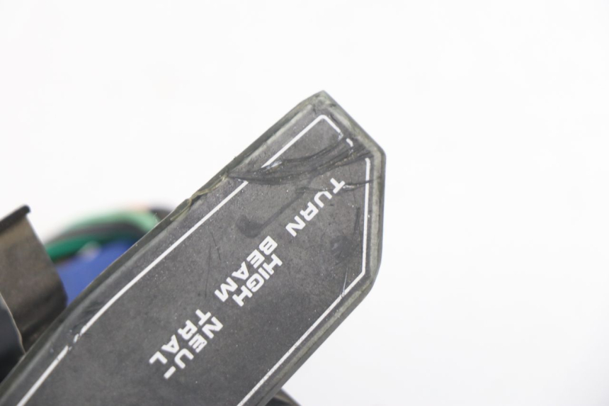 photo de COCKPIT SUZUKI GSXF GSX F 600 (1988 - 1997) - Zoom auf Gebrauchszustand