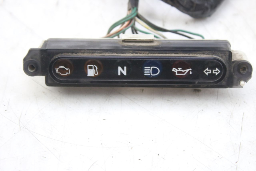 photo de ARMATURENBRETT TRIUMPH SPRINT ST 955 (1999 - 2001) - Oberflächenzustand und Material