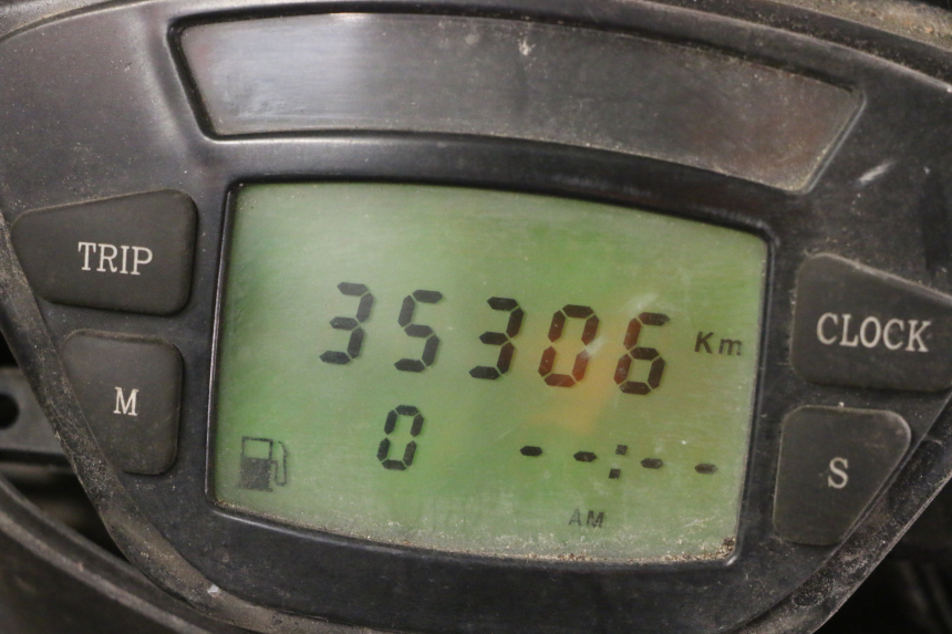 photo de ARMATURENBRETT PIAGGIO X9 EVOLUTION 125 (2003 - 2007) - Details der Befestigungspunkte