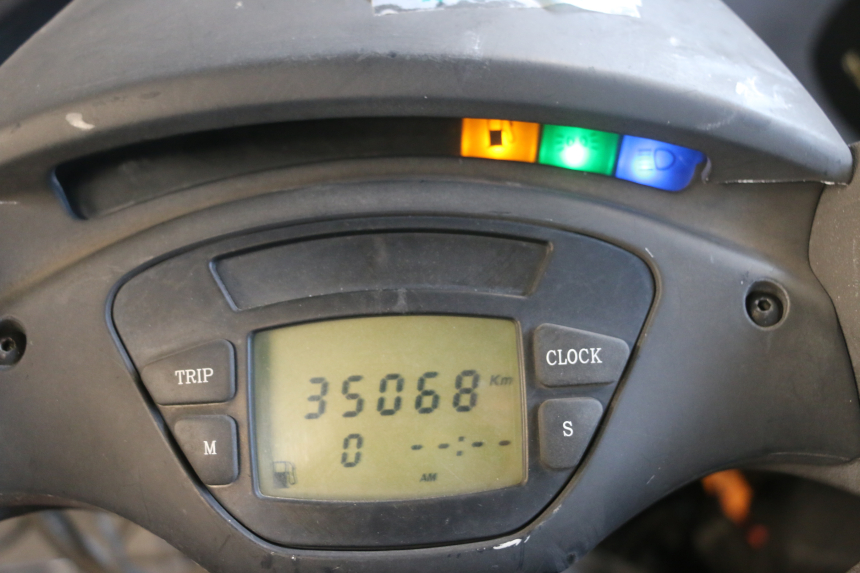 photo de ARMATURENBRETT PIAGGIO X9 EVOLUTION 125 (2003 - 2007) - Detailansicht des Bauteils