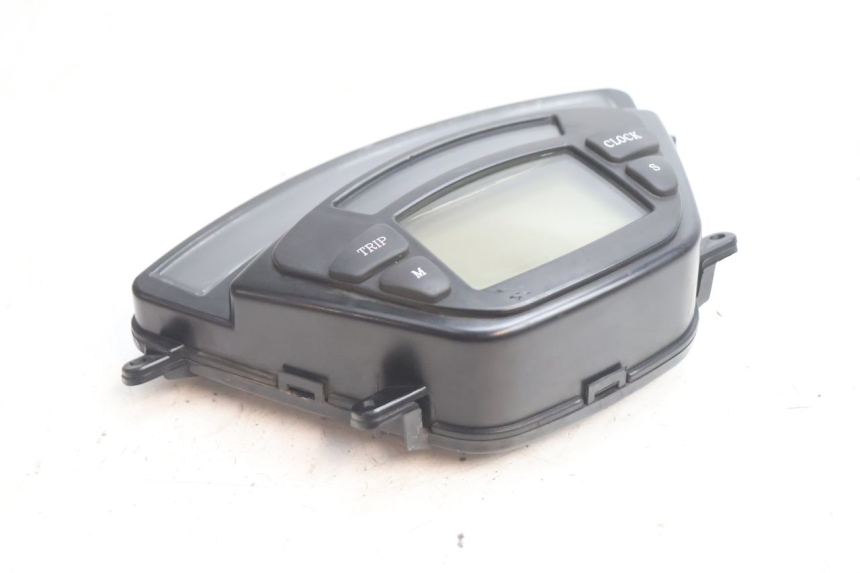 photo de ARMATURENBRETT PIAGGIO X9 EVOLUTION 125 (2003 - 2007) - Details der Befestigungspunkte
