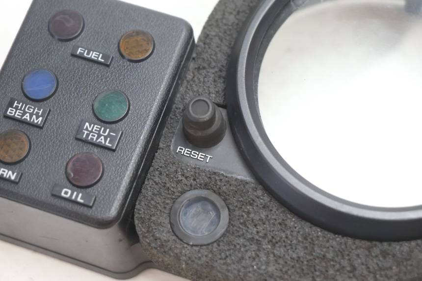photo de COCKPIT HONDA XRV AFRICA TWIN 750 (1990 - 1992) - Zoom auf Gebrauchszustand
