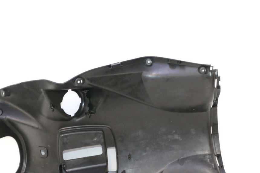 photo de INNENVERKLEIDUNG KYMCO AGILITY 16+ 4T 50 (2018 - 2023) - Details der Befestigungspunkte