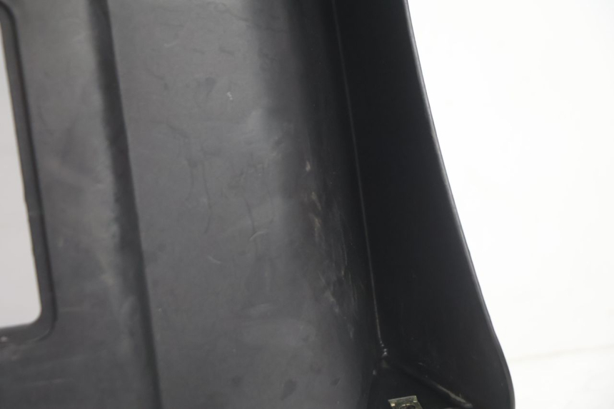 photo de INNENVERKLEIDUNG KYMCO AGILITY 4T 50 (2005 - 2018) - Details der Befestigungspunkte