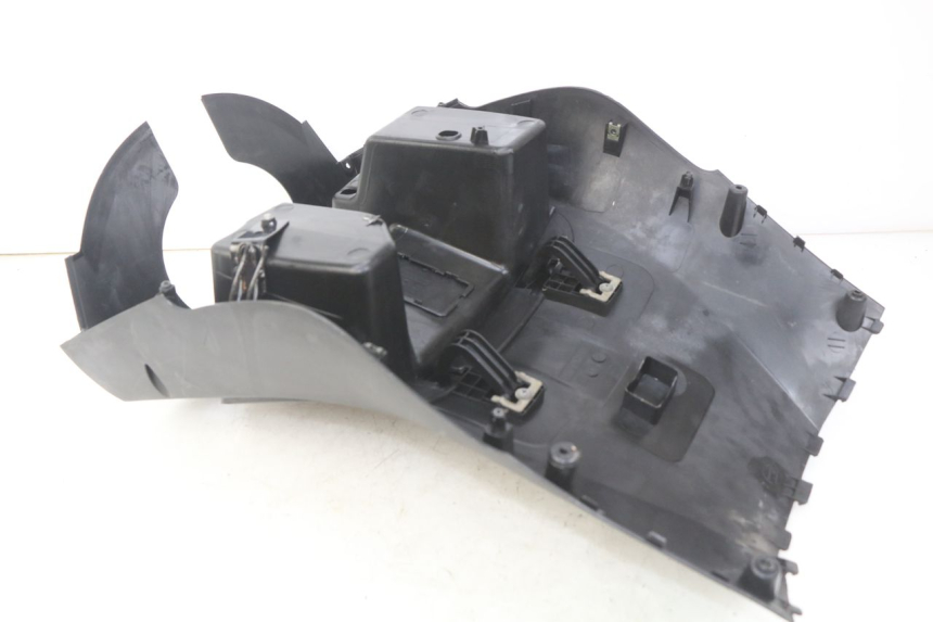 photo de INNENVERKLEIDUNG ECCITY ARTELEC 670 1 (2013 - 2017) - Alternative Perspektive