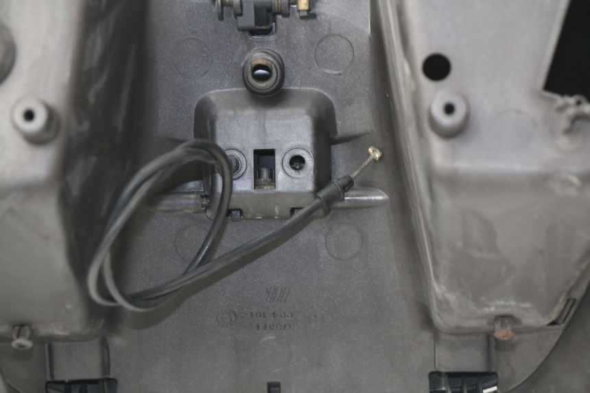 photo de BEINSCHILD PIAGGIO BEVERLY 500 (2003 - 2007) - Oberflächenzustand und Material