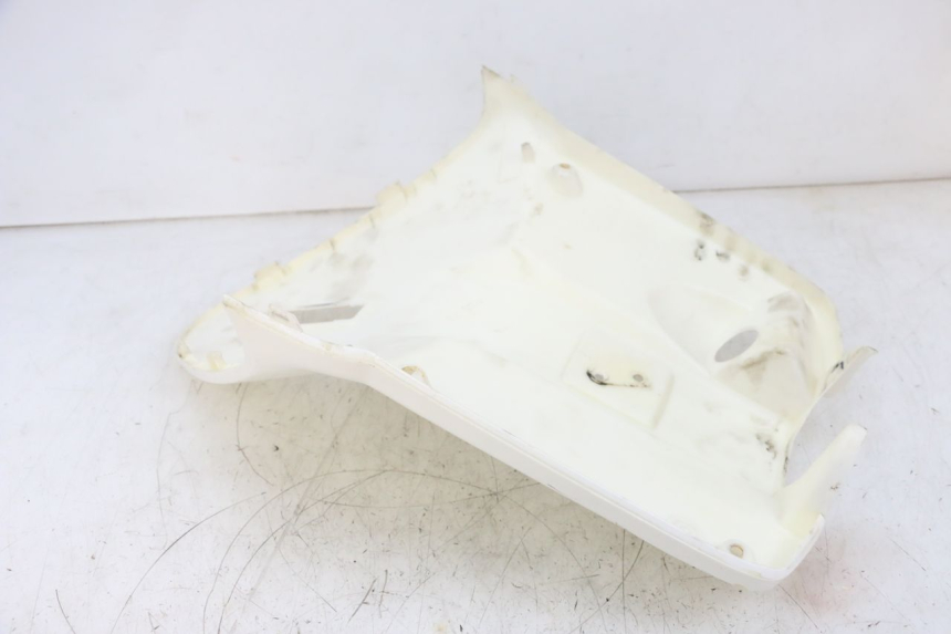 photo de INNENVERKLEIDUNG MBK BOOSTER SPIRIT NAKED 50 (2004 - 2017) - Details der Befestigungspunkte