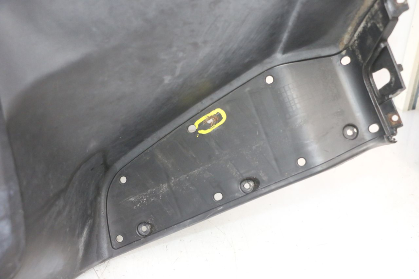 photo de INNENVERKLEIDUNG SUZUKI BURGMAN 125 (2007 - 2014) - Zoom auf Komponenten