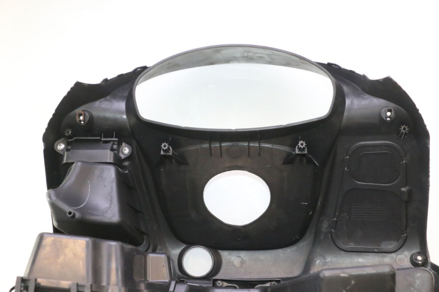 photo de INNENVERKLEIDUNG SUZUKI BURGMAN 125 (2007 - 2014) - Details der Befestigungspunkte