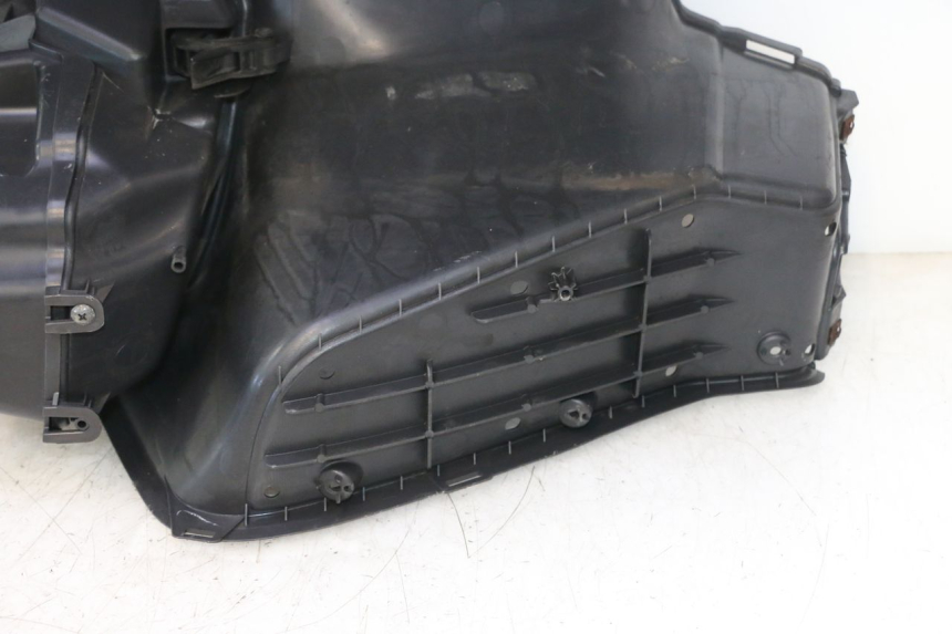 photo de INNENVERKLEIDUNG SUZUKI BURGMAN 125 (2007 - 2014) - Kennzeichnungen und Originalreferenzen