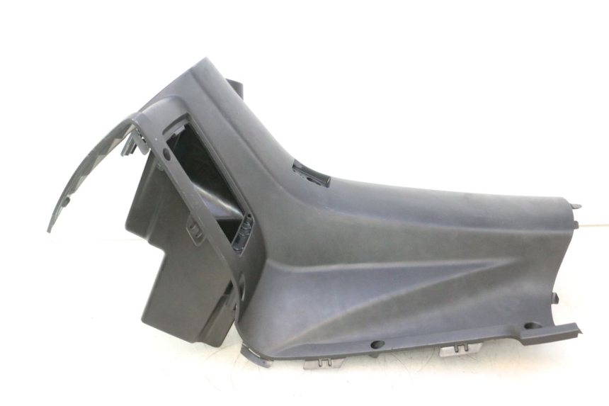 photo de INNENVERKLEIDUNG PEUGEOT CITYSTAR 2T 50 (2018 - 2021) - Details der Befestigungspunkte