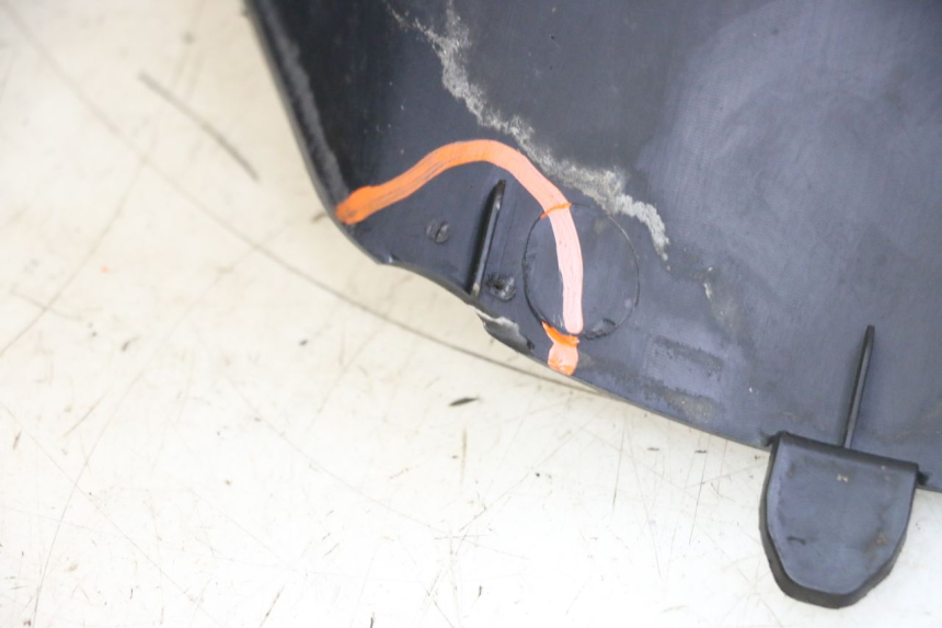 photo de INNENVERKLEIDUNG PEUGEOT CITYSTAR 50 (2013 - 2017) - Details der Befestigungspunkte