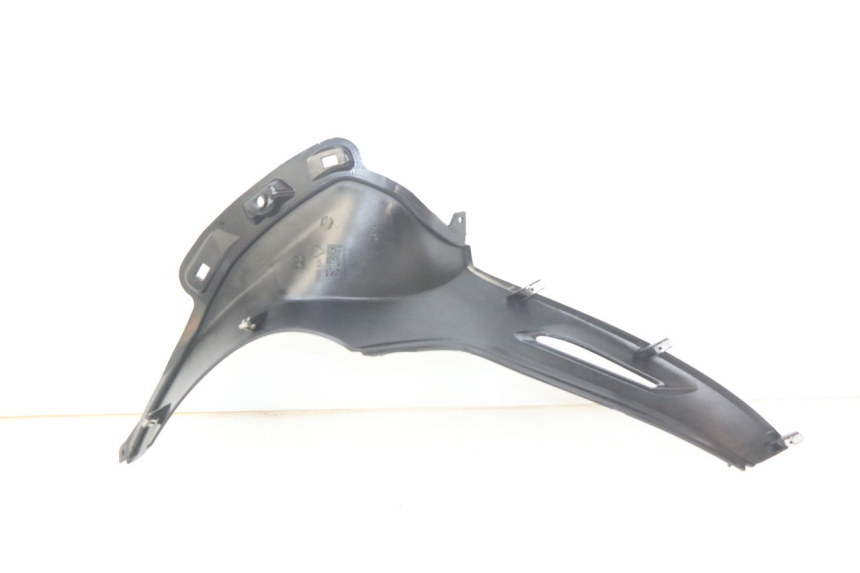 photo de INNERE VERKLEIDUNG RECHTS PIAGGIO BEVERLY 125 (2010 - 2015) - Detailansicht des Bauteils