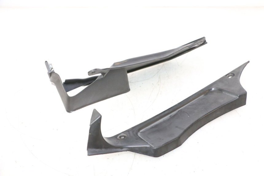 photo de RECHTS BEINSCHILD KAWASAKI GPX F ZX750F 750 (1986 - 1990) - Alternative Perspektive