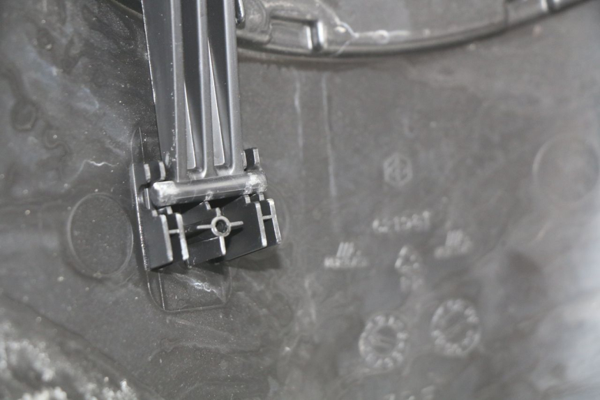 photo de INNENVERKLEIDUNG PIAGGIO FLY 2T 50 (2004 - 2017) - Detailansicht des Bauteils