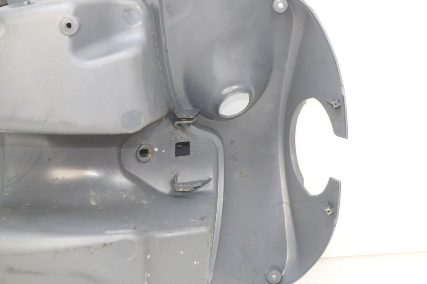 photo de INNENVERKLEIDUNG PIAGGIO FLY 100 (2006 - 2010) - Details der Befestigungspunkte