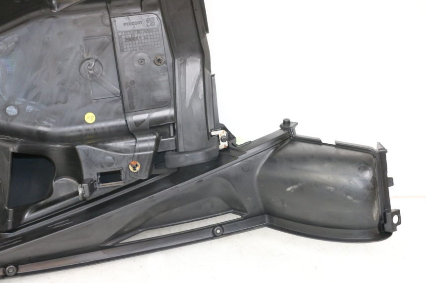 photo de BEINSCHILD PEUGEOT GEOPOLIS RS 125 (2007 - 2009) - Zoom auf Gebrauchszustand