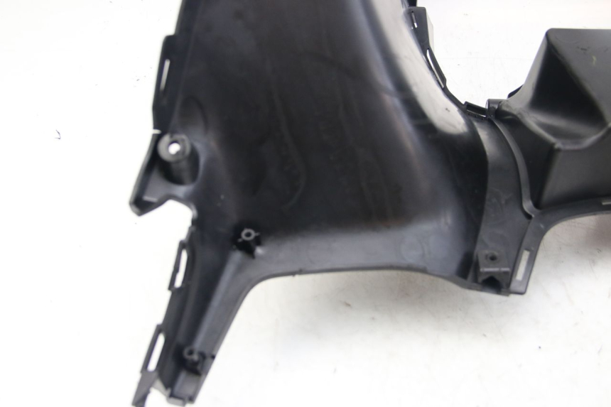 photo de UNTERER INNENKOTFLüGEL KYMCO DOWNTOWN ABS 125 (2015 - 2017) - Zoom auf Gebrauchszustand