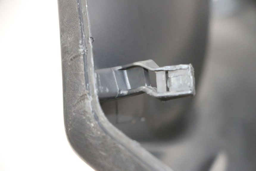 photo de UNTERER INNENKOTFLüGEL PIAGGIO FLY 4T 50 (2013 - 2017) - Zoom auf Gebrauchszustand