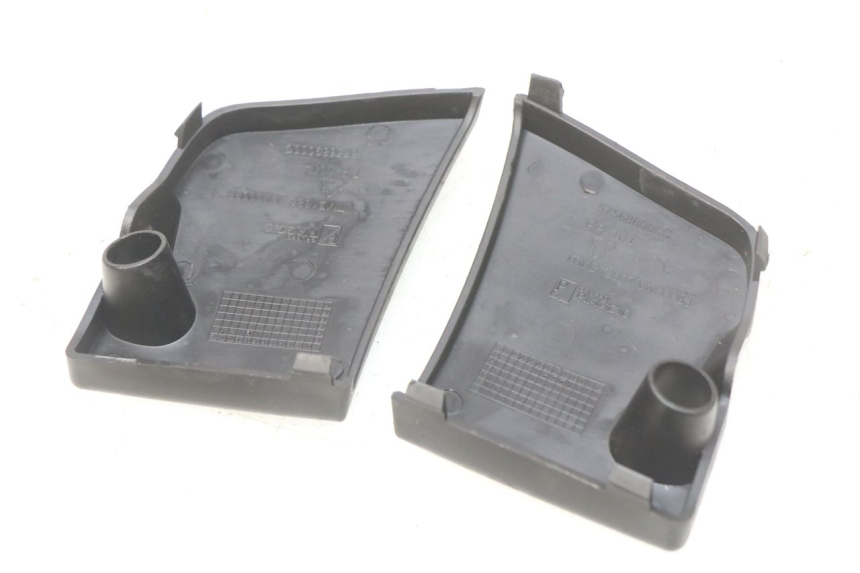 photo de UNTERER INNENKOTFLüGEL PIAGGIO VESPA PRIMAVERA 2T 50 (2013 - 2018) - Details der Befestigungspunkte