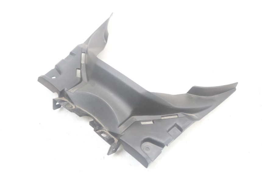 photo de UNTERER INNENKOTFLüGEL YAMAHA XMAX X-MAX ABS 125 (2017 - 2020) - Zoom auf Gebrauchszustand