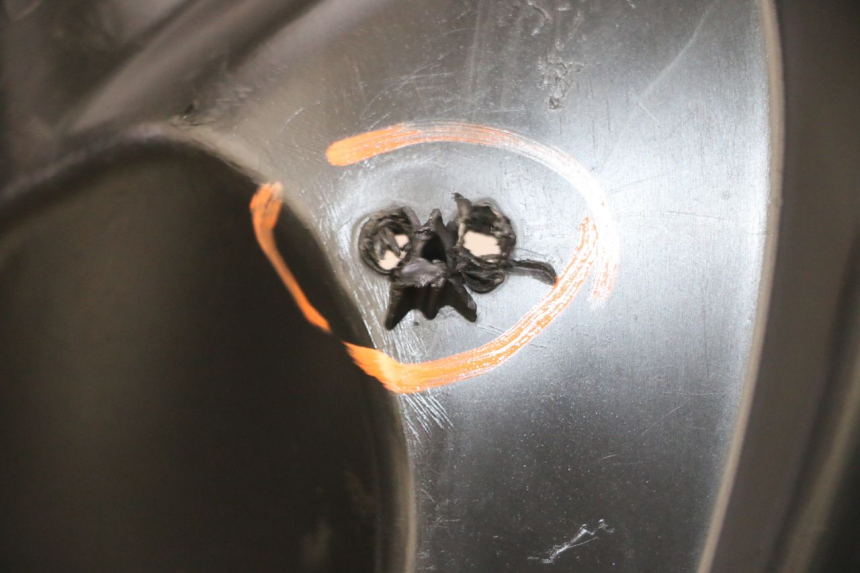 photo de BEINSCHILD PEUGEOT JET FORCE CARBU 50 (2003 - 2016) - Details der Befestigungspunkte