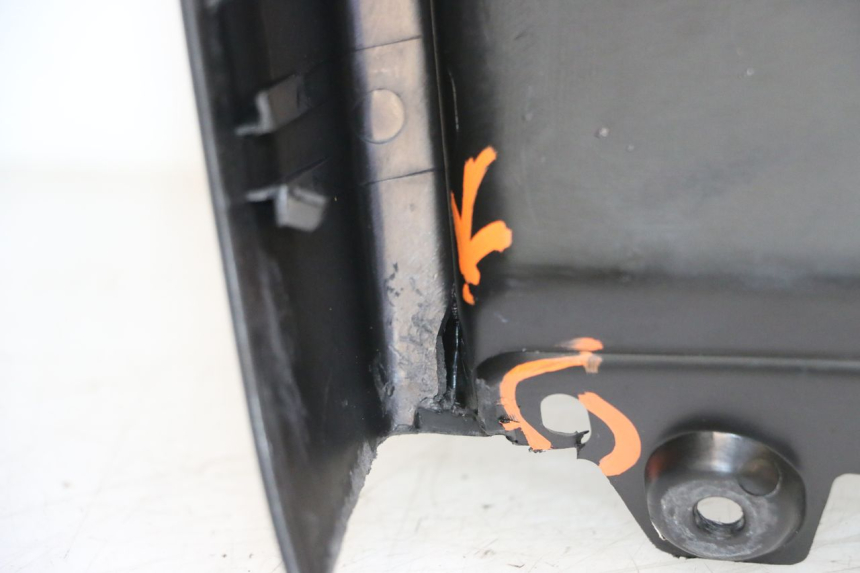 photo de BEINSCHILD PIAGGIO MP3 RL 250 (2006 - 2010) - Oberflächenzustand und Material