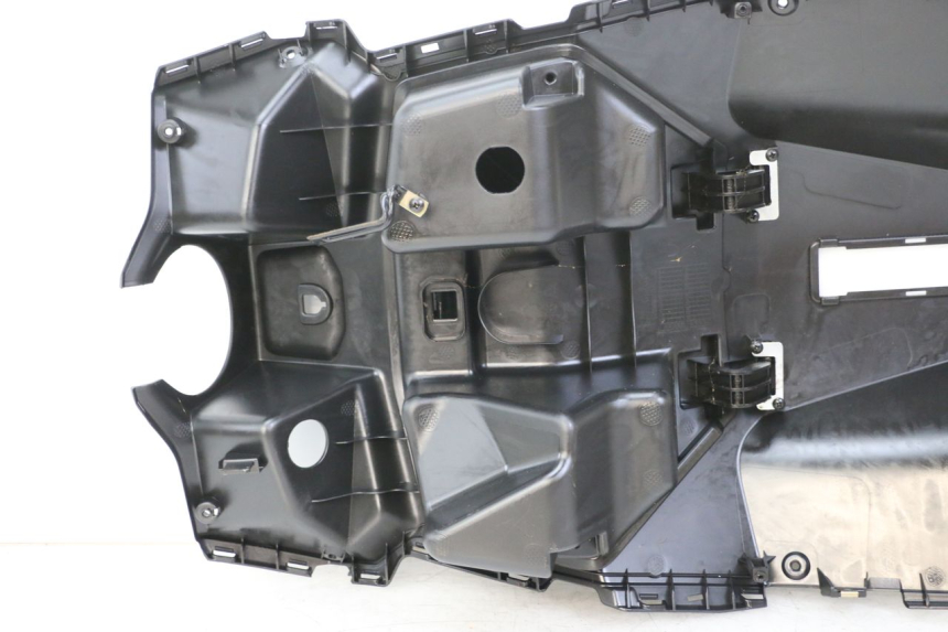 photo de INNENVERKLEIDUNG PEUGEOT TWEET 4T 50 (2023 - 2025) - Details der Befestigungspunkte