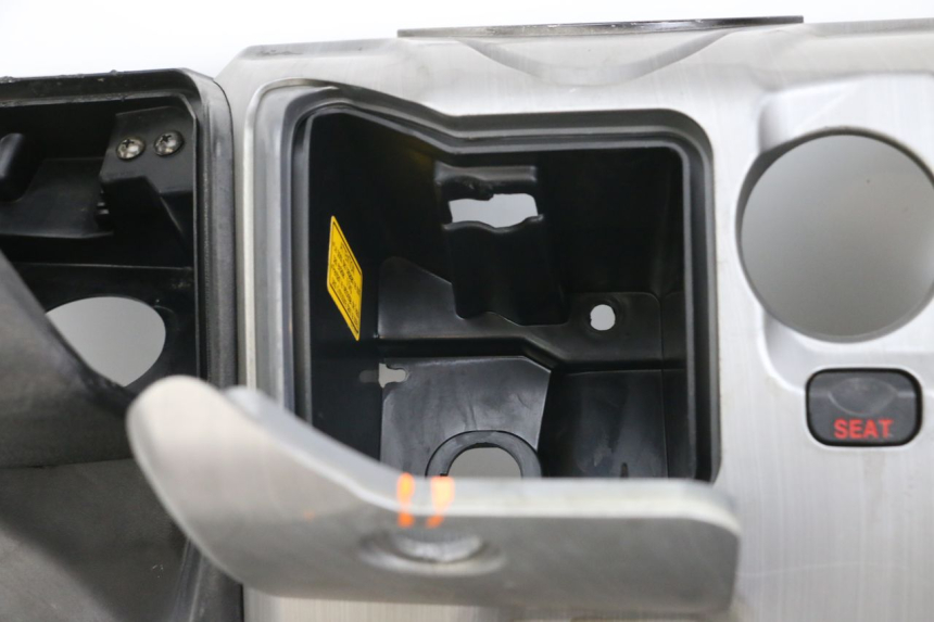 photo de BEINSCHILD DAELIM S3 125 (2010 - 2017) - Detaillierte Sichtprüfung