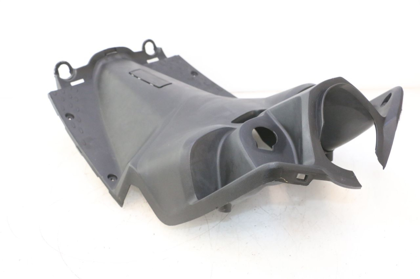 photo de INNENVERKLEIDUNG JM MOTORS SANTANA 50 (2014 - 2023) - Details der Befestigungspunkte