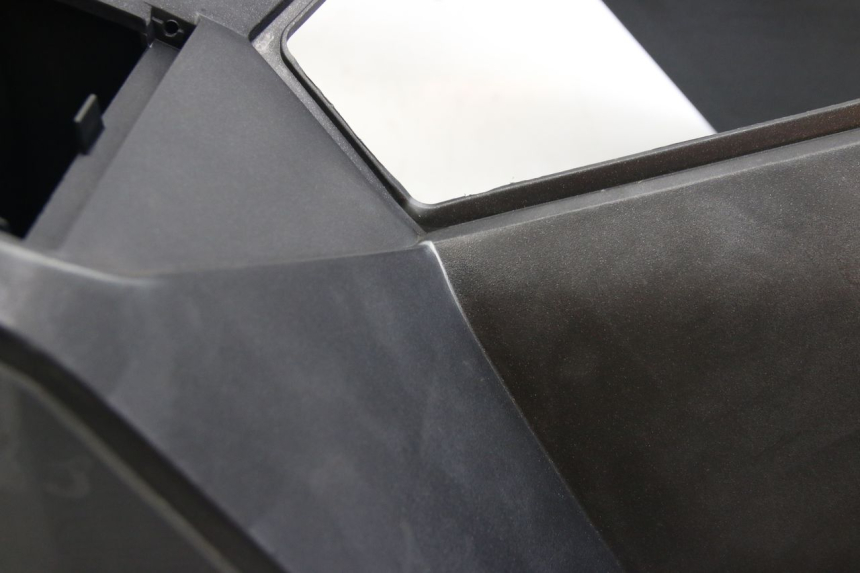 photo de INNENVERKLEIDUNG PEUGEOT SATELIS 125 (2006 - 2009) - Weitere Ansicht des Artikels