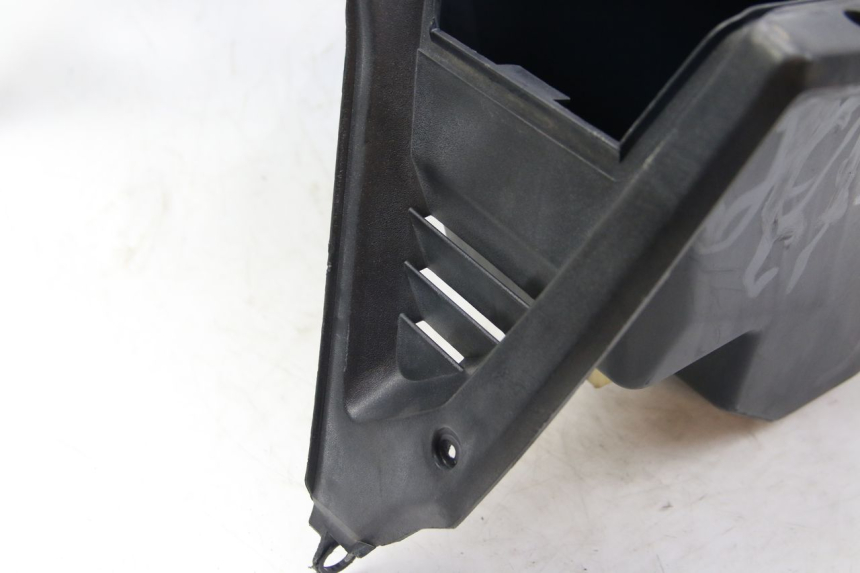 photo de INNENVERKLEIDUNG PEUGEOT SATELIS 125 (2006 - 2009) - Hochauflösende Nahaufnahme