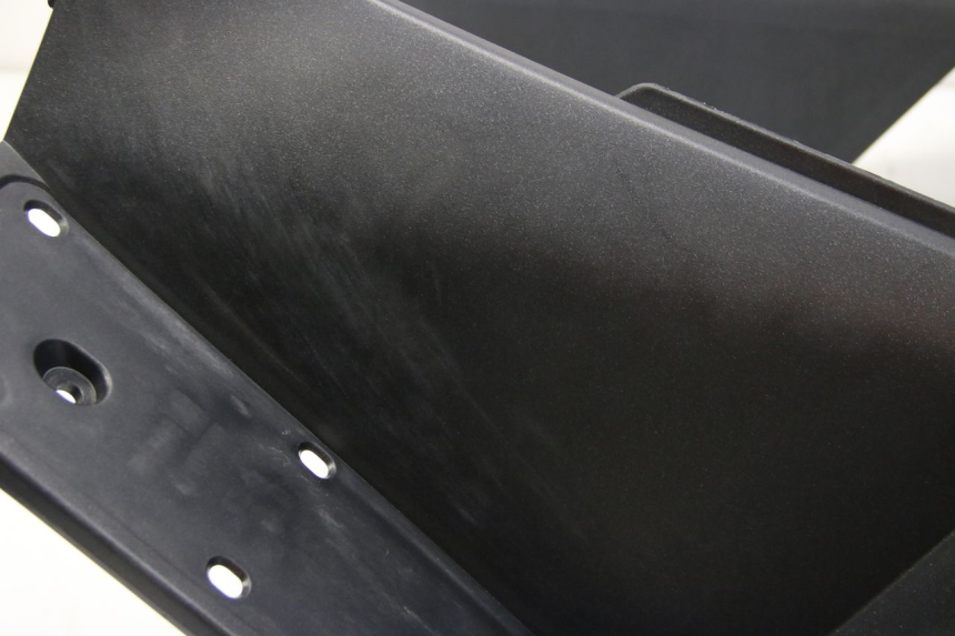 photo de INNENVERKLEIDUNG PEUGEOT SATELIS 125 (2006 - 2009) - Detaillierte Sichtprüfung