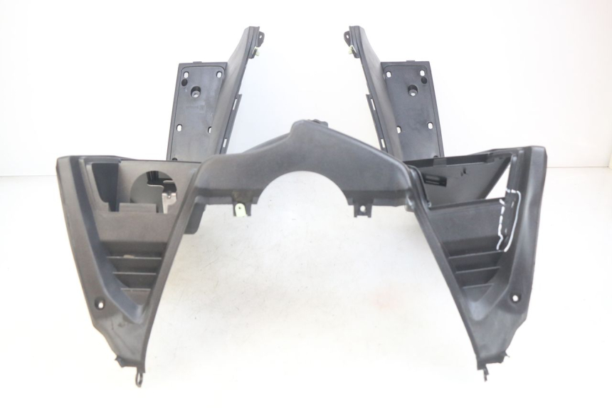 photo de INNENVERKLEIDUNG PEUGEOT SATELIS 125 (2010 - 2012) - Detaillierte Sichtprüfung