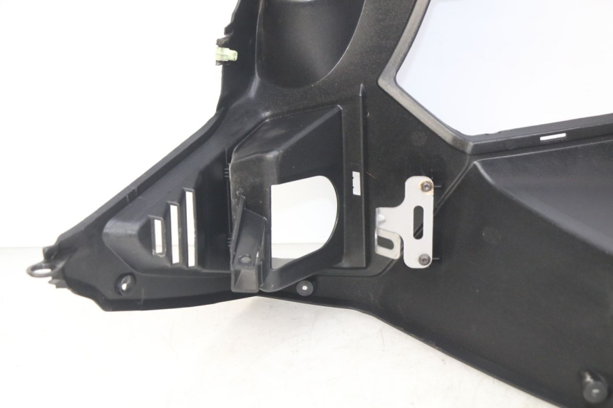 photo de INNENVERKLEIDUNG PEUGEOT SATELIS 125 (2010 - 2012) - Alternative Perspektive