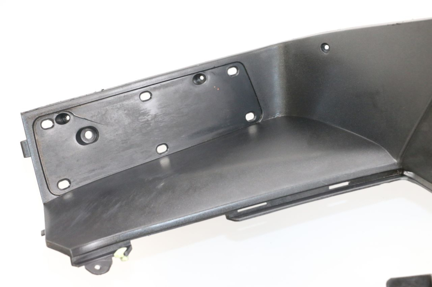 photo de INNENVERKLEIDUNG PEUGEOT SATELIS 125 (2010 - 2012) - Details der Befestigungspunkte