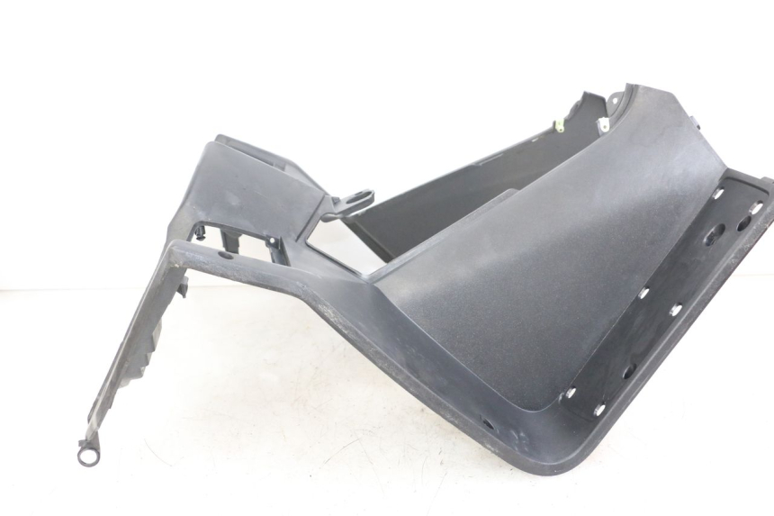 photo de INNENVERKLEIDUNG PEUGEOT SATELIS 125 (2006 - 2009) - Kennzeichnungen und Originalreferenzen