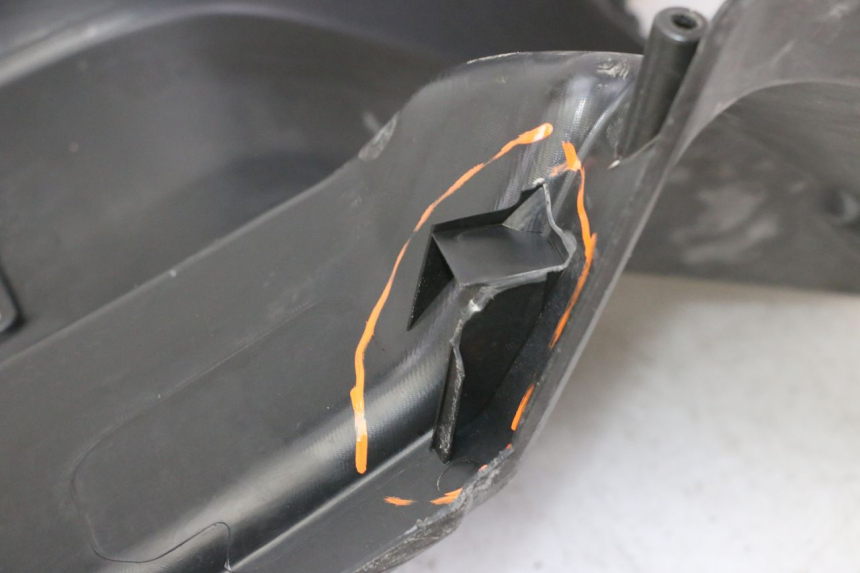 photo de INNENVERKLEIDUNG PEUGEOT SPEEDFIGHT 3 AIR 50 (2009 - 2015) - Zoom auf Gebrauchszustand