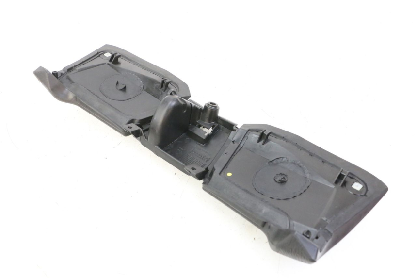 photo de OBERES INNENVERKLEIDUNGSTEIL PIAGGIO MP3 500 (2014 - 2017) - Zoom auf Gebrauchszustand