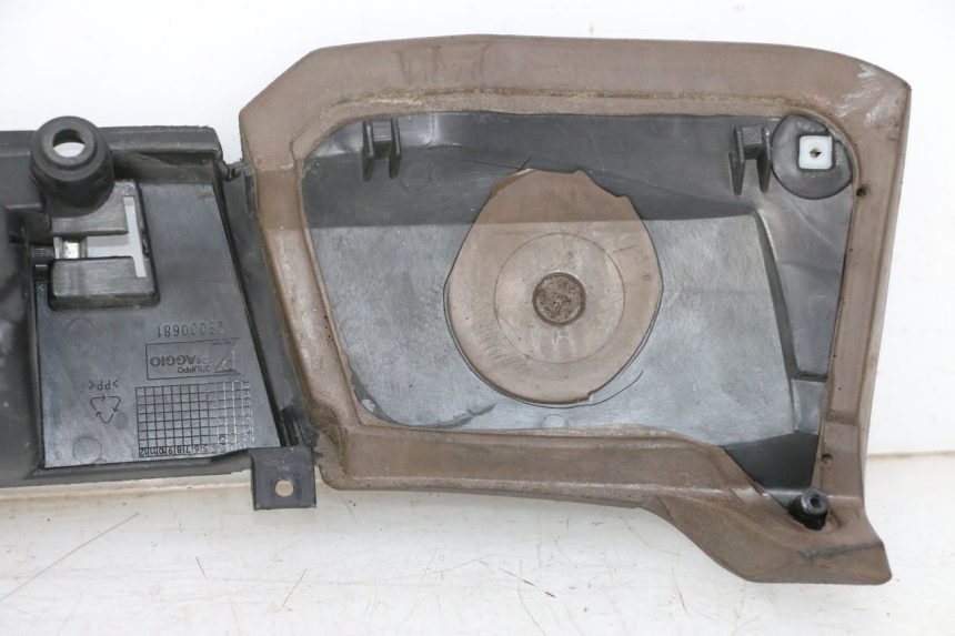 photo de OBERES INNENVERKLEIDUNGSTEIL PIAGGIO MP3 500 (2014 - 2017) - Gesamtansicht des Produkts