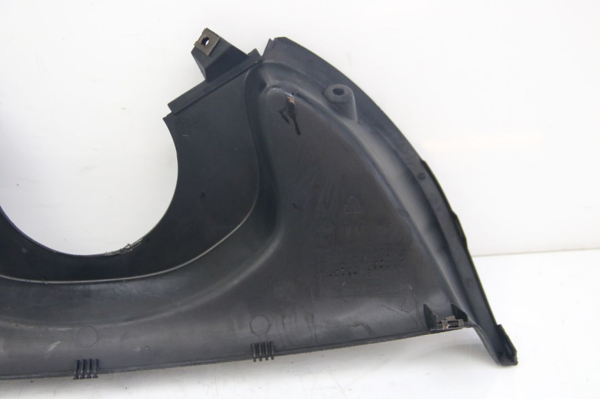 photo de OBERES INNENVERKLEIDUNGSTEIL MBK SKYLINER 125 (1998 - 2001) - Zoom auf Gebrauchszustand